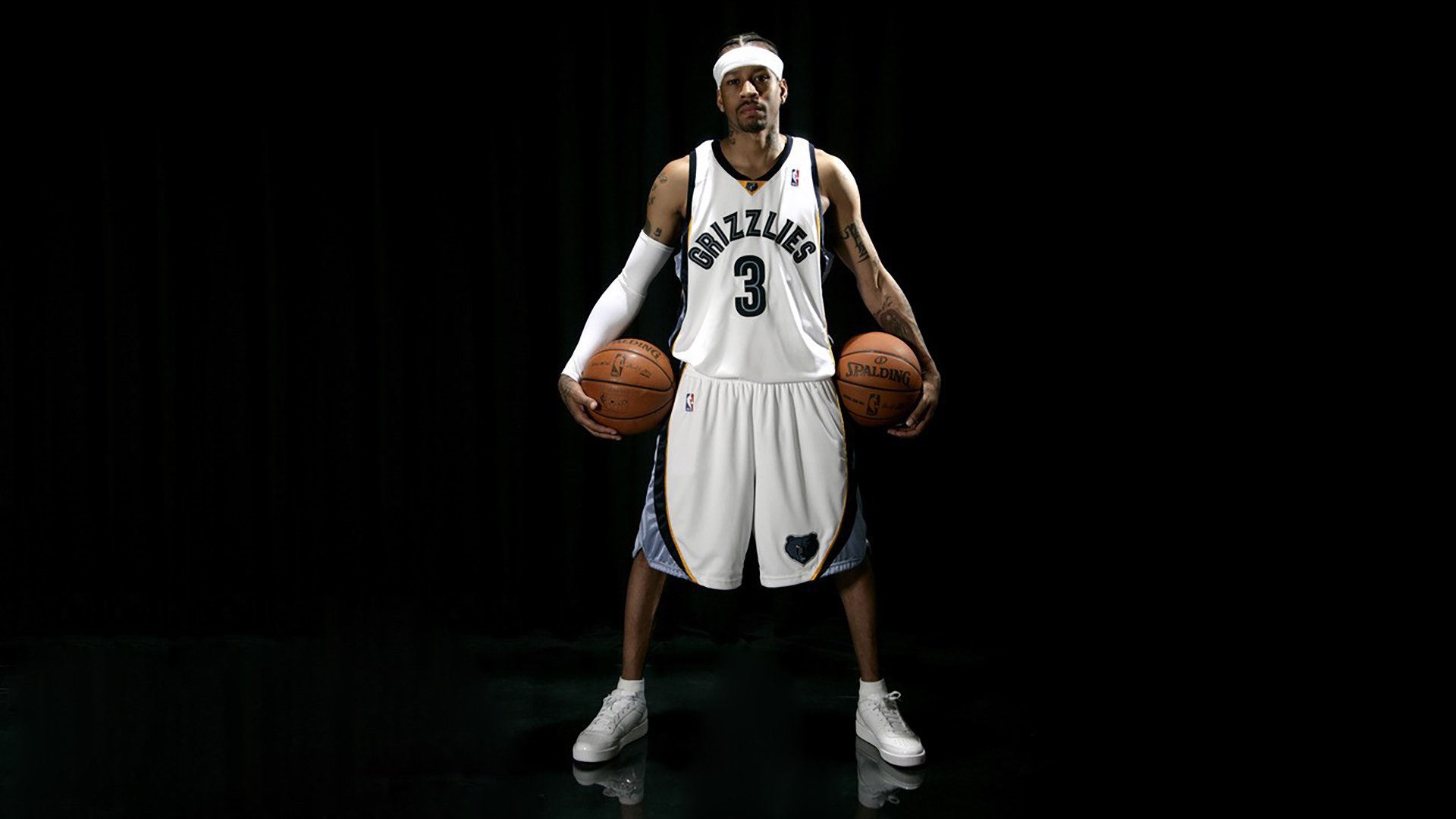 世界青年电竞大赛上海战队荣耀捧杯，2020世界电竞赛