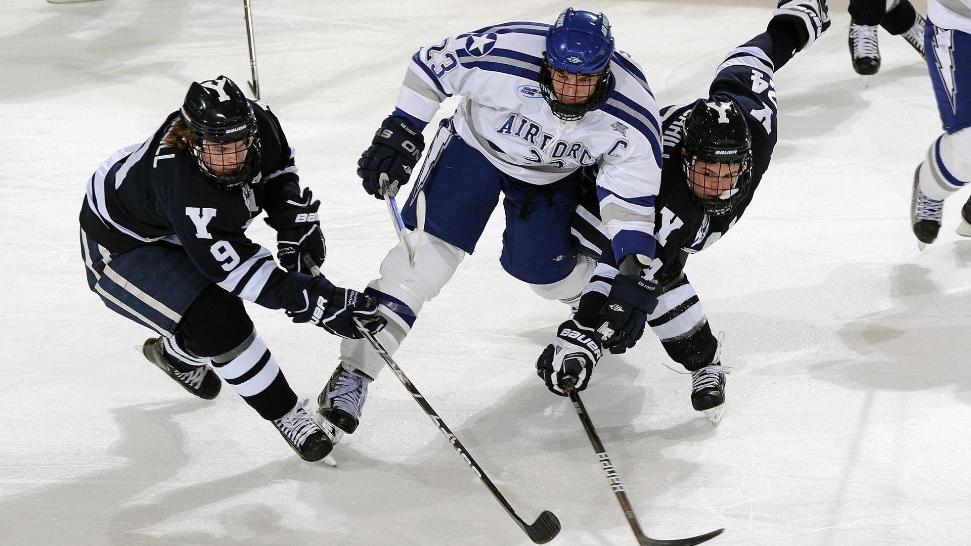 湖人连胜开局领先开拓者东区半决赛，湖人对阵开拓者